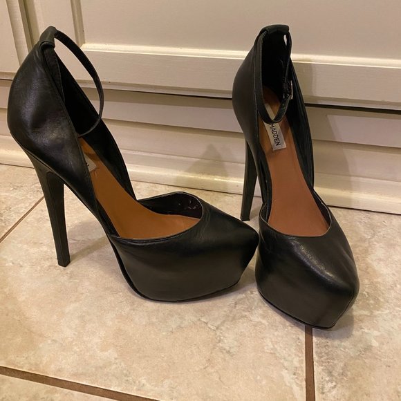 Steve Madden Shoes - Steve Madden Deeny